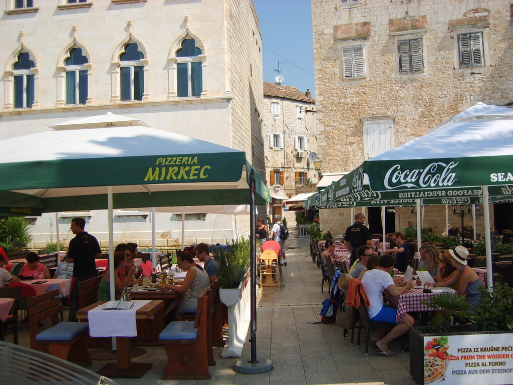 Rooms Roso Trogir Bagian luar foto