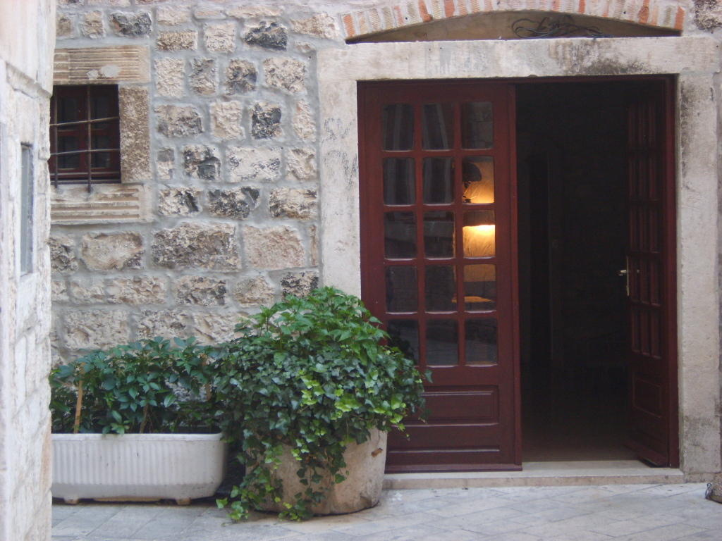 Rooms Roso Trogir Bagian luar foto