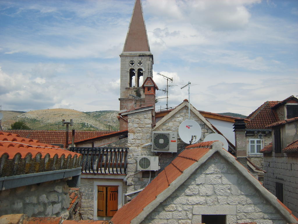 Rooms Roso Trogir Bagian luar foto