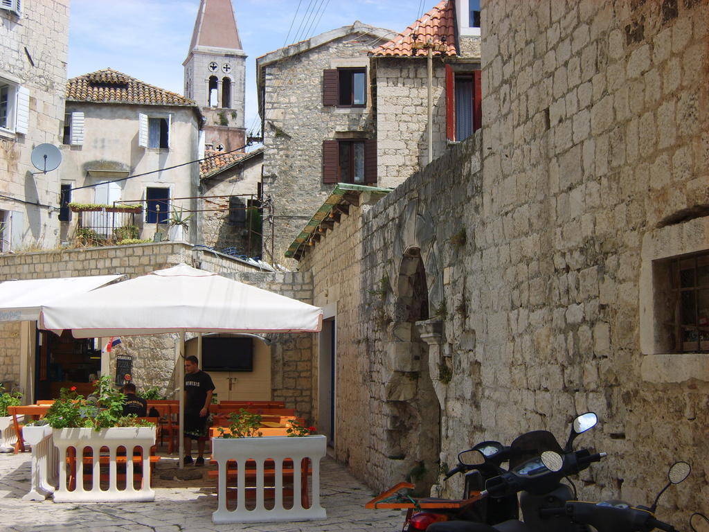 Rooms Roso Trogir Bagian luar foto